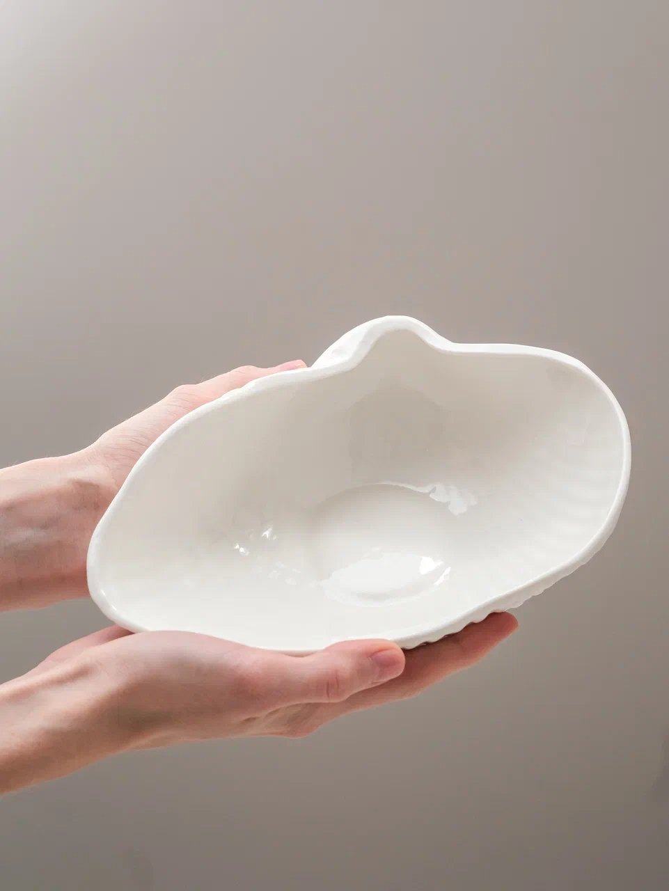 Villin's bowl in hand