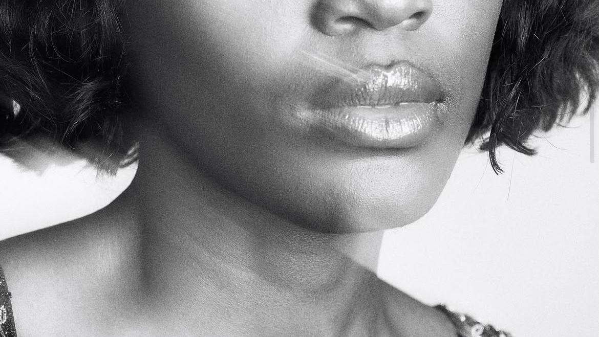 Glow Sphere campaign: lips